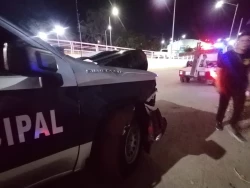 Patrulla choca contra camioneta por la Álvaro Obregón de Culiacán