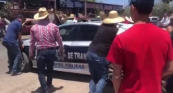 Productores agrícolas arriban a Culiacán para tomar instalaciones de PEMEX