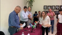 Entrega patronato pro educación becas
