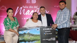 Aplauden labor de los docentes en Badiraguato, alcalde festeja su día
