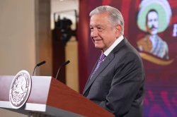 AMLO le responde a Zury Ríos