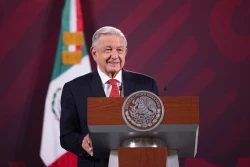 Tema de la concesión de las 3 vías de Ferrosur avanza bien:AMLO