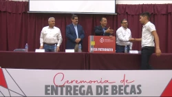 Se entregan becas a estudiantes destacados de Ahome