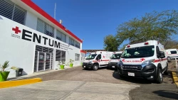 Cruz roja entrega 4 unidades de ambulancia nuevas
