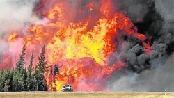 Más de 400 fuegos activos en Canadá, que afronta una de sus peores temporadas de incendios
