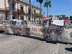 Se manifiestan en reclamo de vivienda