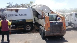 Se incendia camión recolector de basura de Ayuntamiento de Culiacán