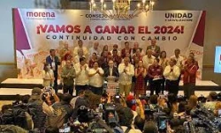 Celebra AMLO unidad en el Consejo Político de Morena