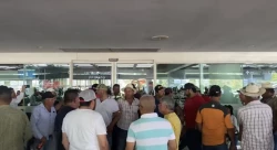 Toman el Aeropuerto de Culiacán productores agrícolas