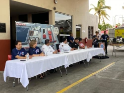Bomberos de Mazatlán reciben equipo de protección personal nuevo por primera vez en 81 años