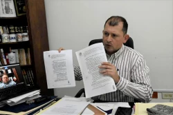 Gobernador incumplió orden del juez de parar campaña de difamación contra las autoridades universitarias