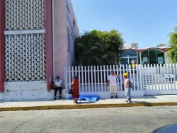 Muere una persona afuera del centro de salud en Mazatlán
