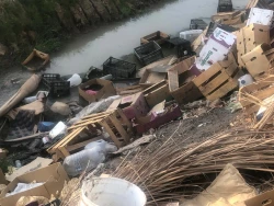 Llaman a la población a no tirar basura en drenes y canales