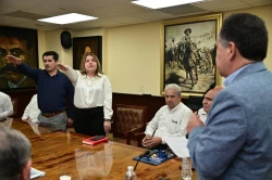 El Rector Jesús Madueña Molina toma protesta a dos nuevos funcionarios de la Administración Central de la UAS
