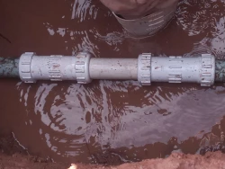 Empresa privada de construcción deja sin agua a una colonia de Los Mochis