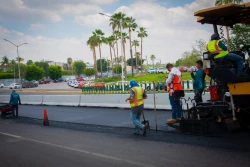 Realizan reencarpetado del bulevar Pedro Infante, en tramo Congreso del Estado al Puente Negro