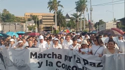 Cuén Ojeda encabeza multitudinaria marcha por la Paz en Culiacán