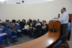 Personal universitario se capacita para la observación de eclipses solares
