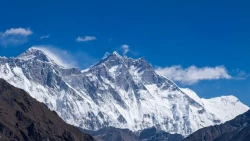 Se estrella helicóptero cerca del Monte Everest y mueren cinco turistas mexicanos