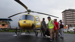 Trasladan a Katmandú los cuerpos de las víctimas del helicóptero estrellado en Nepal