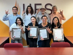 Entrega UES certificación nacional en Lengua de Señas Mexicana