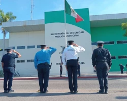 Difunde la SSPM valores cívicos con izamiento de bandera