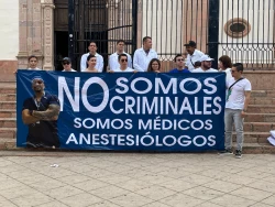 Más de 70 anestesiólogos se manifiestan en Culiacán