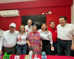 Visita Ahome Beatriz Paredes aspirante a dirigir el frente amplio por Mexico