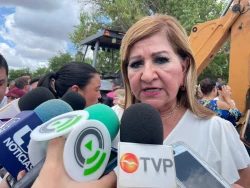 Atiende la secretaría de las mujeres a mujeres desplazadas por la violencia