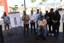 Arranca alcalde obra de pavimentación en la calle Sinaloa