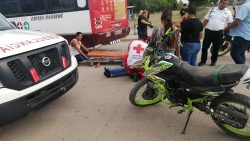 Motociclista menor de edad resulta gravemente herido tras ser embestido por camión urbano