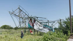 Arboles y espectaculares caídos a causa de los vientos huracanados en Culiacán