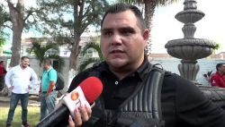 Policía Municipal de Mazatlán se dispara accidentalmente mientras limpiaba su armaba