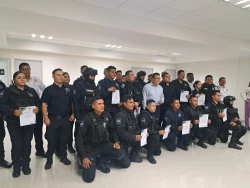 Entregan ascenso de grado a 30 policías en Mazatlán