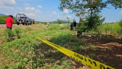 Encuentran a dos hombres asesinados a balazos y con huellas de tortura en carretera a Sanalona