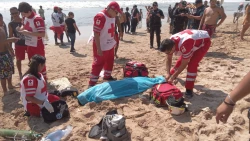 Turista del Estado de México pierde la vida en el mar de Mazatlán al intentar salvar a niña de 11 años de edad