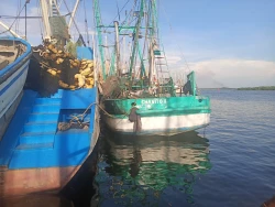 Se registra explosión en barco camaronero por acumulación de gases en Mazatlán