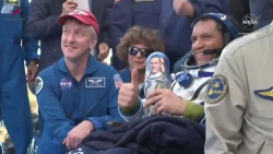 ¡Nuevo récord! Regresa astronauta después de haber estado un año en el espacio