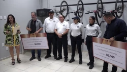 Reconocen a tres integrantes del Escuadrón de Policía de Mazatlán