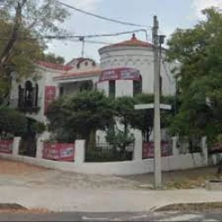 Dona AMLO casa para centro de inclusión y bienestar