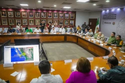 Encabeza Rocha Reunión Estatal de Emergencia por el huracán “Norma”