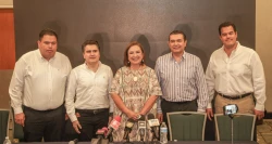 Se reúne Xóchitl Gálvez con madres buscadoras en Sonora