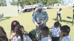 "Que sepan que tienen una Guardia Nacional para protegerlos", Guardia Nacional realiza demostración para niñas y niños.