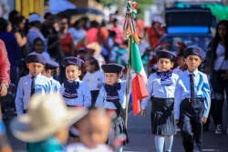 Conmemoran el 113 aniversario de la Revolución Mexicana con desfile en Villa Unión