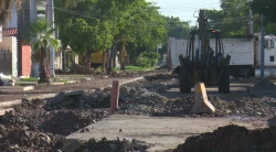 Gobernador aprueba obras de drenaje, pavimentación y construcción de carreteras para Ahome