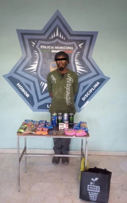 Policías de la SSPM detienen a un hombre por robo a tienda de conveniencia
