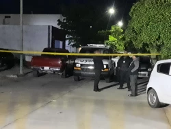 Asesinan a hombre de al menos dos balazos enfrente de su domicilio en Alturas del Sur