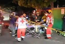 Motociclista choca contra árbol, se incendia unidad y muere en área de urgencias de hospital