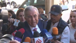 Con tiempo de anticipación llegó Rubén Rocha al Congreso a comparecer
