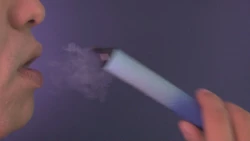 Propone AMLO iniciativa para desaparecer los vapeadores en México